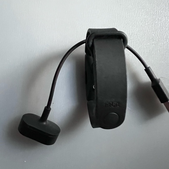 Fitbit Inspire Tracker - Picture 2 of 3